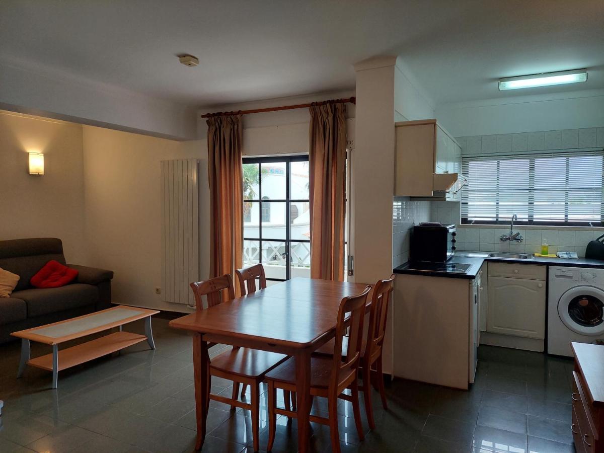 Alltravel Vila Rosa Apartment Портиман Екстериор снимка